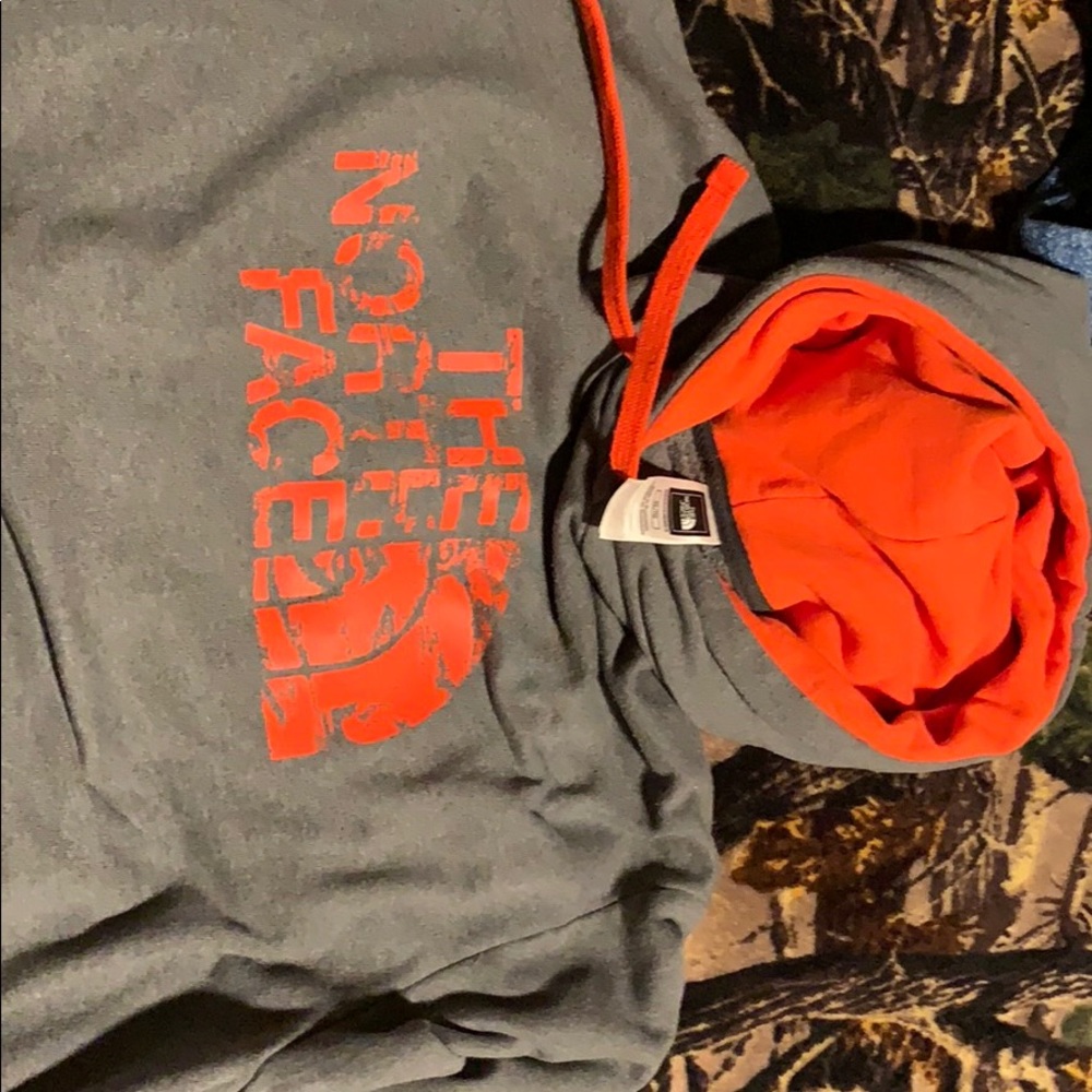 North face pullover